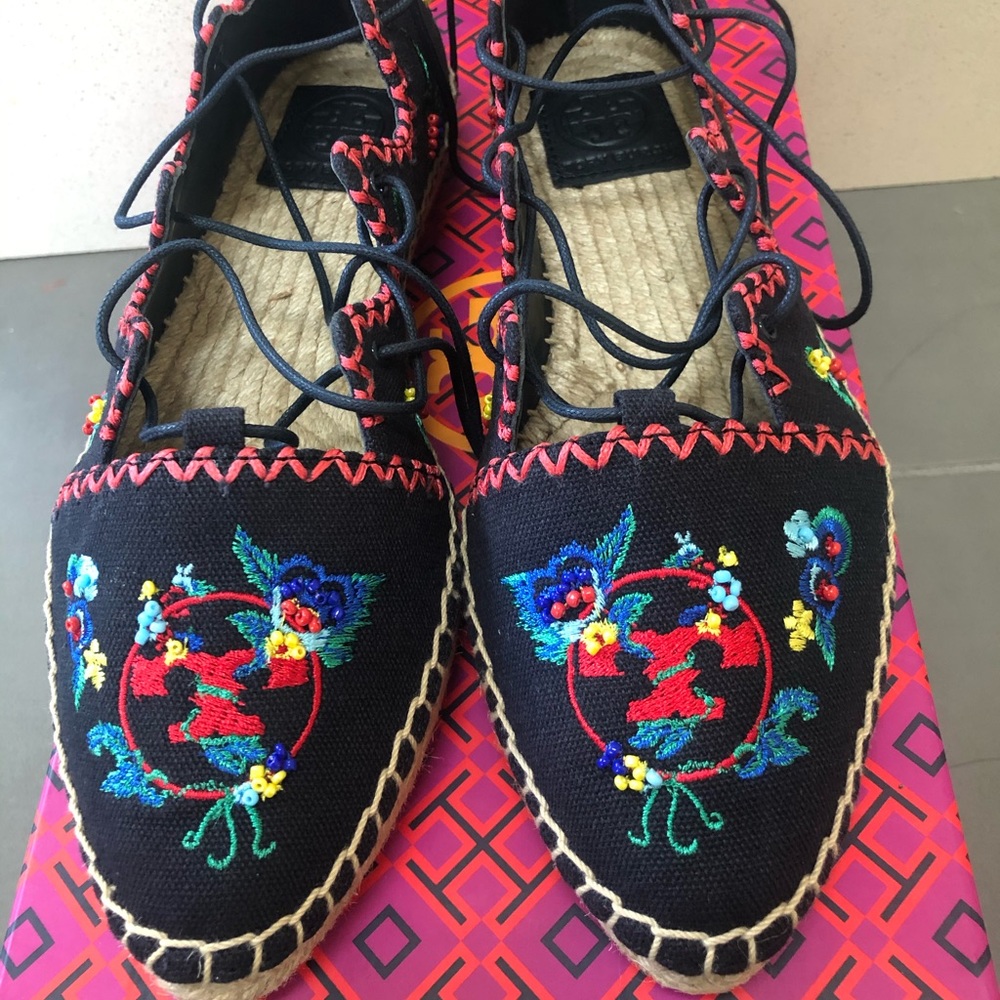 Tory Burch size 6 espadrille canvas